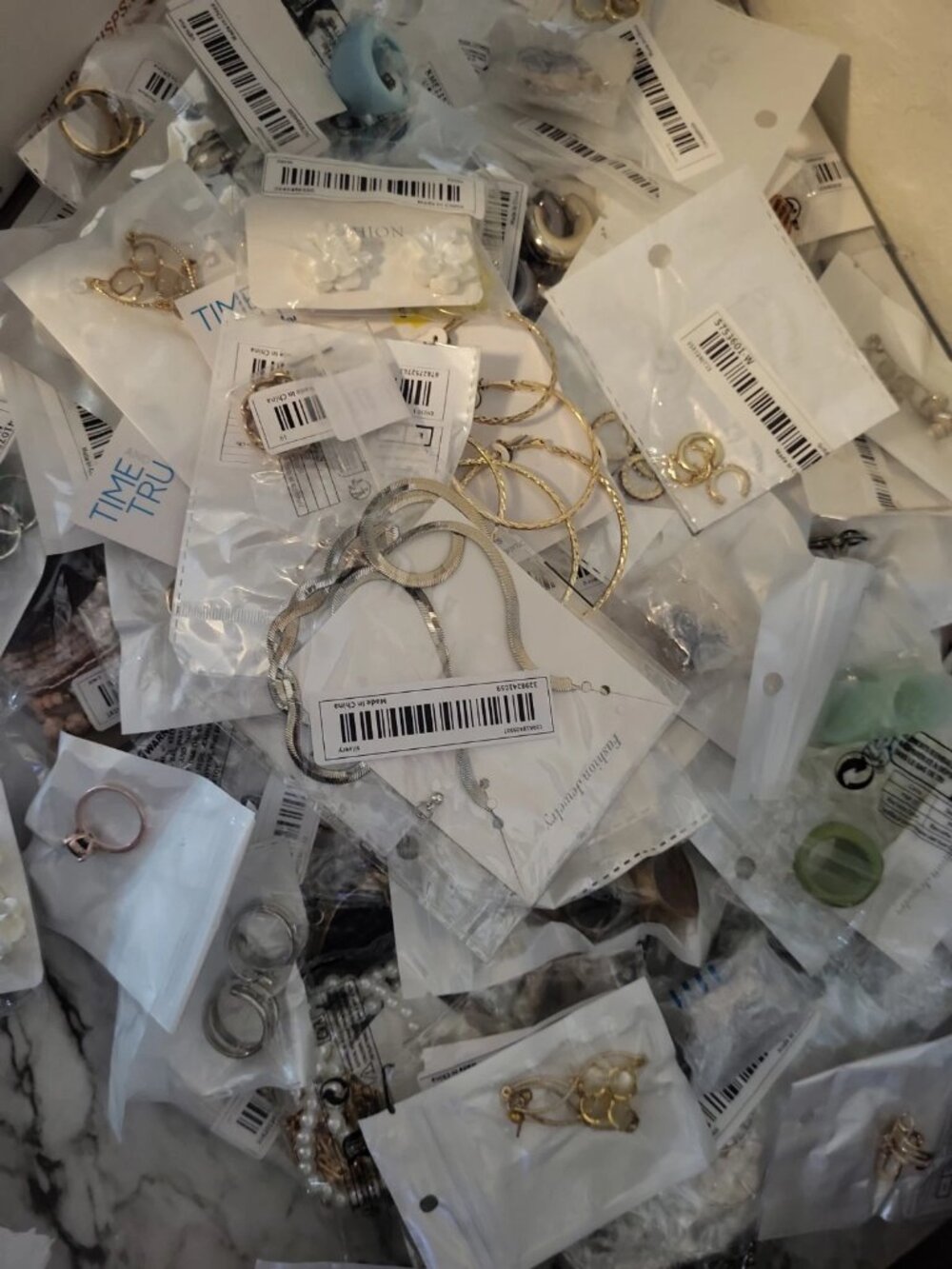 3LB Mystery Box NEW Fashion Jewelry Wholesale Reseller Lot 100 pcs Aprox. - Picture 10 of 12